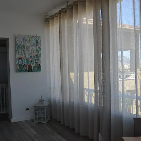 Affittacamere Casa Avi *